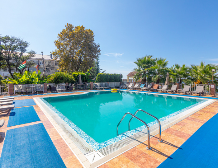 Открытый бассейн - Отель Alex Resort & Spa Hotel / Алекс Резорт & Спа