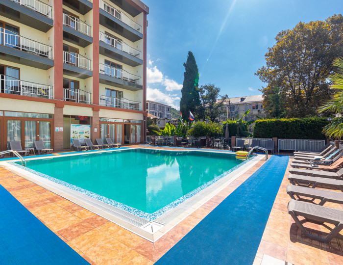 Открытый бассейн - Отель Alex Resort & Spa Hotel / Алекс Резорт & Спа